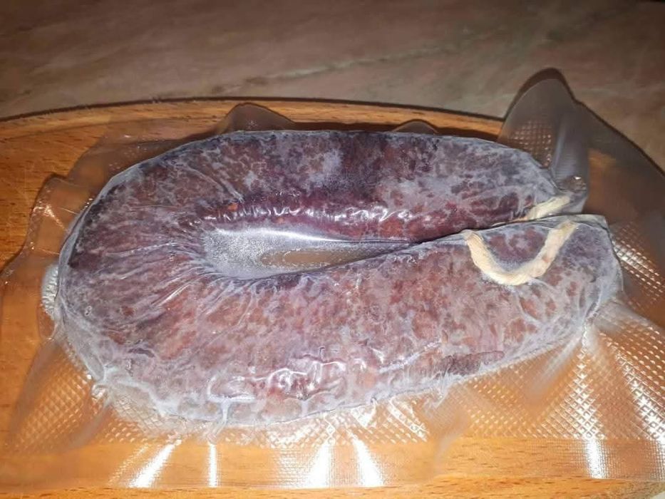 Домашна сланина и домашен телешки суджук