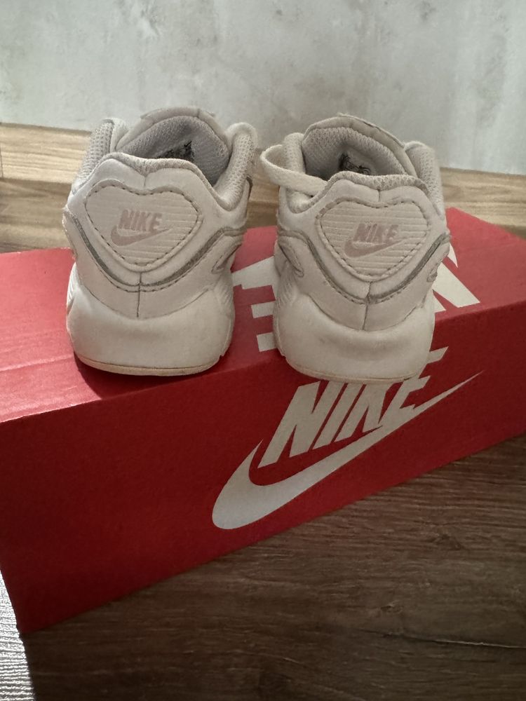 Nike Air Max номер 23,5