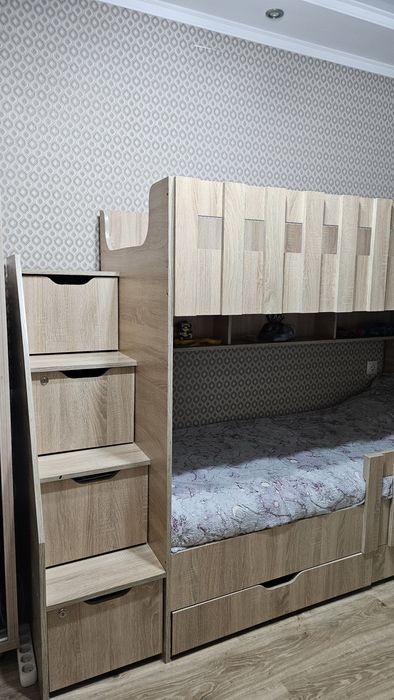 Продам двухъярусную кровать
