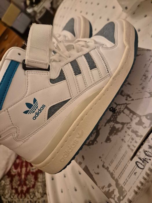 Adidasi unisex Adidas masura 39 si 1/3 tip gheata