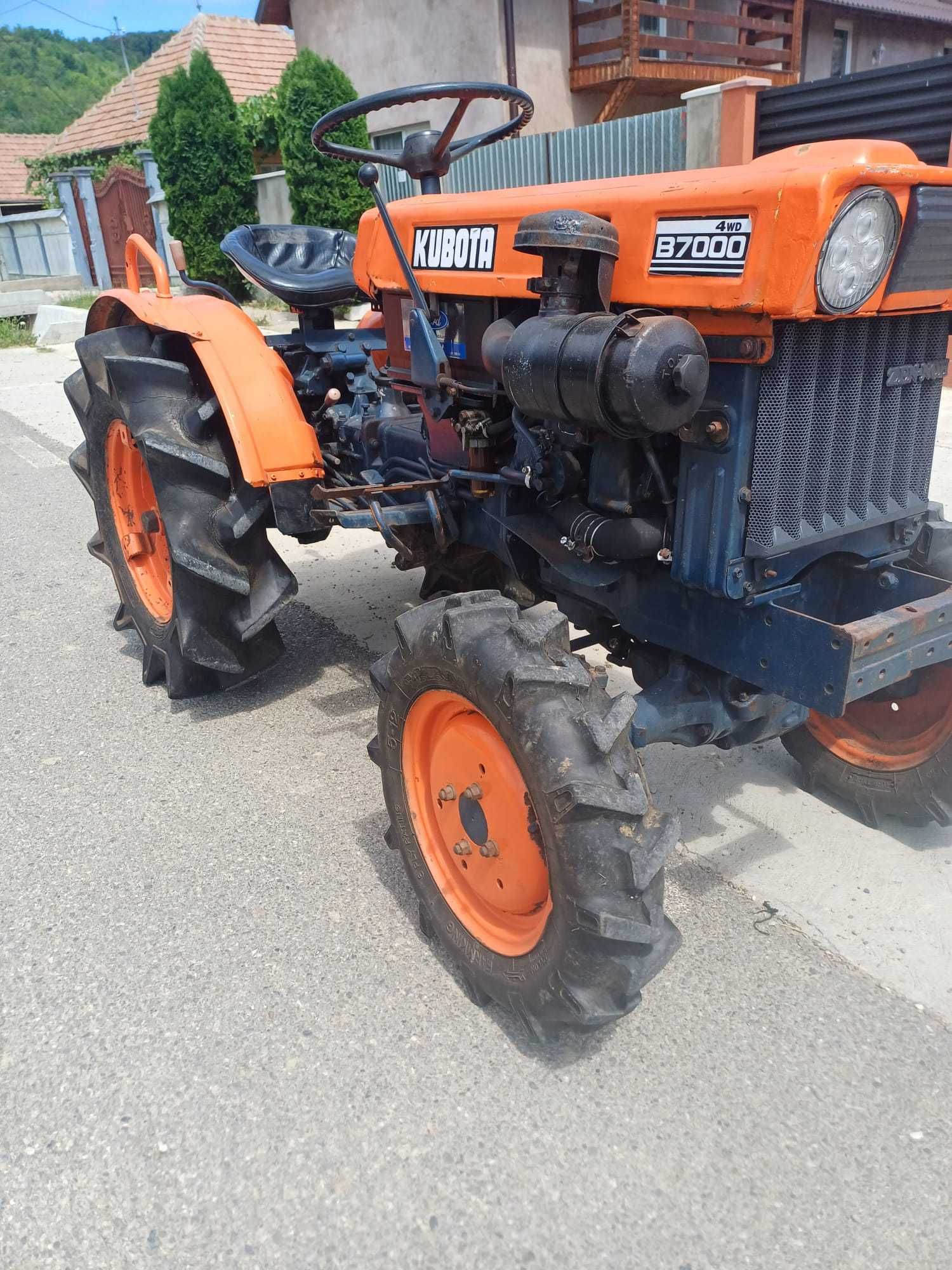Tractor japonez Kubota aproape nou