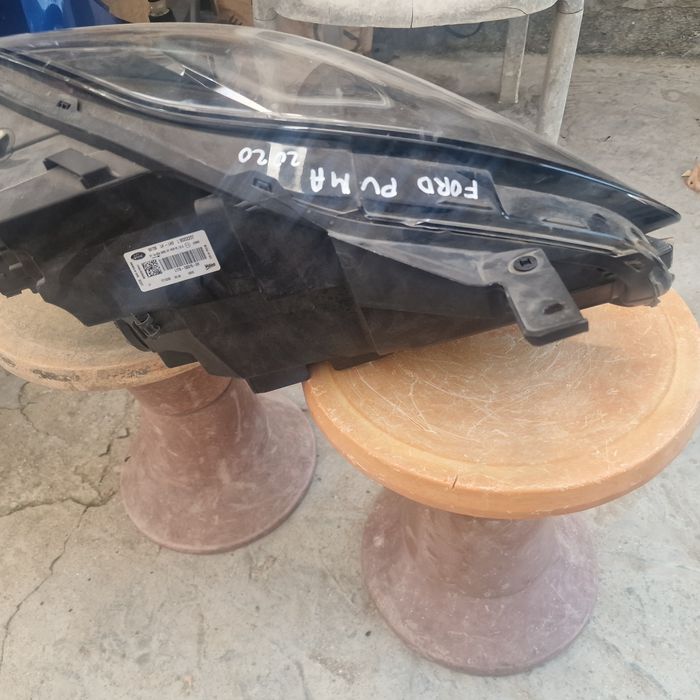 Ford PUMA 2020 ляв фар 3бр