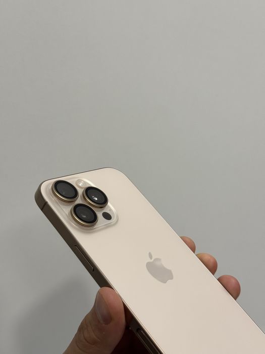 Продавам отличен iPhone 16 PRO MAX 512 GB
