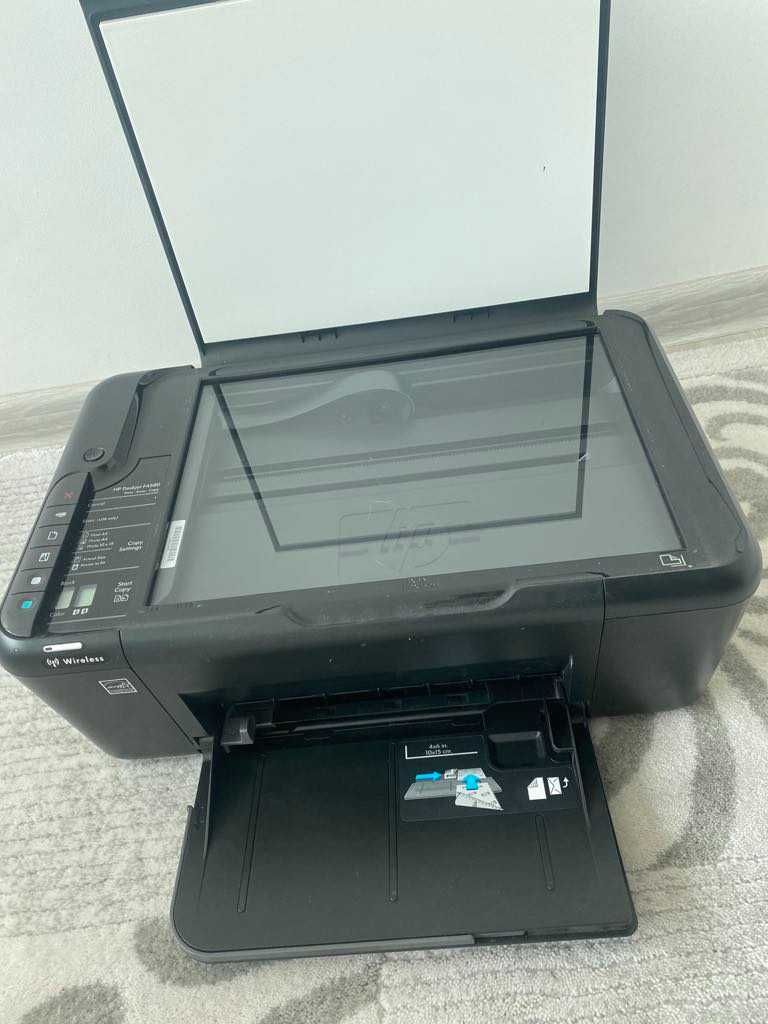 HP Deskjet F4580  Работещ без захранващ кабел