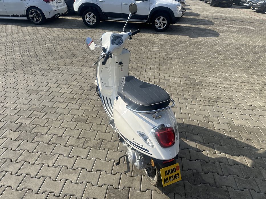Vespa Primavera Editie Yacht Club 49 cm Pret Fix