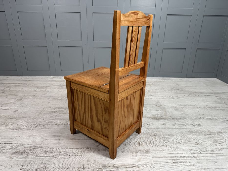 Селски шведски стол - ракла К056