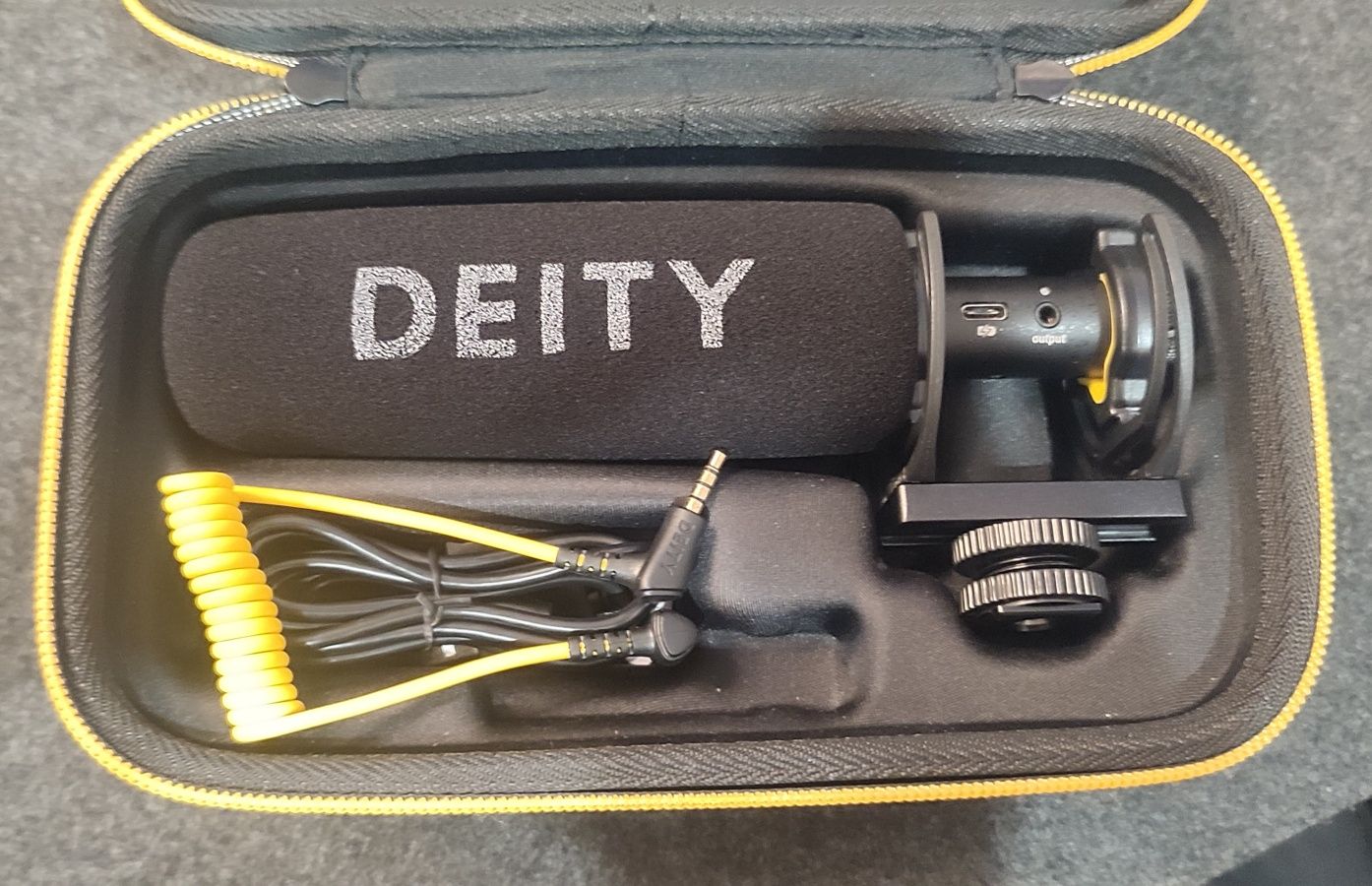 Microfon shotgun Deity V-Mic D3 PRO Supercardioid pentru aparate DSLR