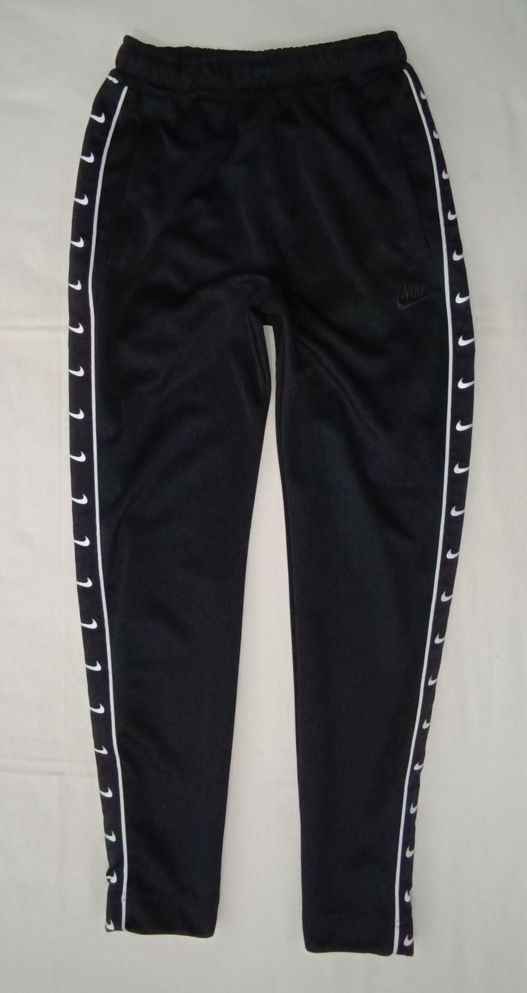 Nike Sportswear Repeat Pants оригинално долнище S Найк спорт долница