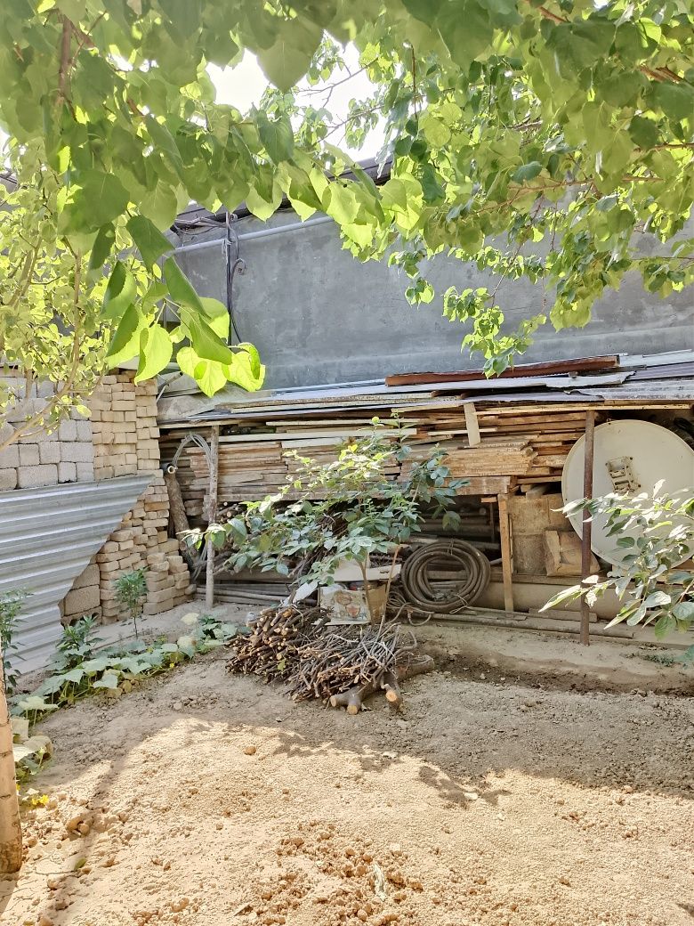 Тахта, гишт, шлакаблок