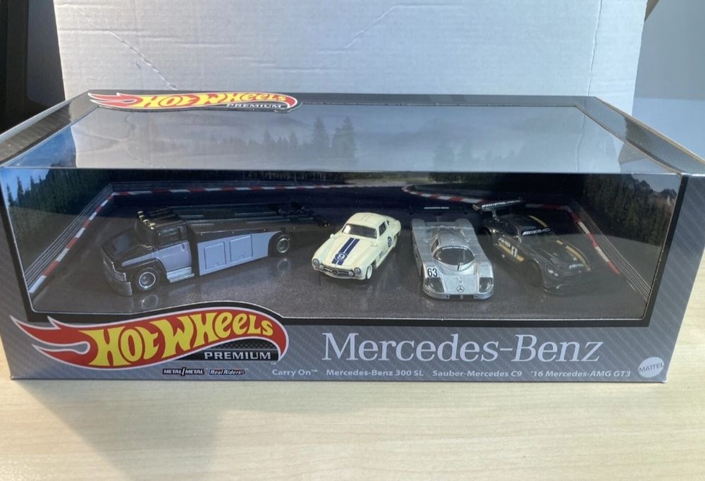 Hot wheels Mercedes  диорама Premium колички