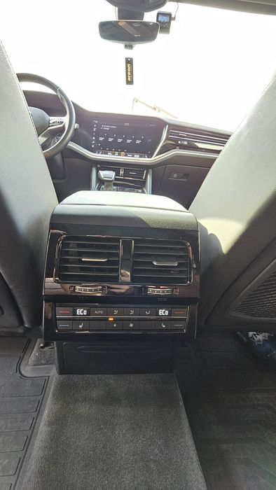 Touareg 2022 - preluare leasing+ garantie mai 2026