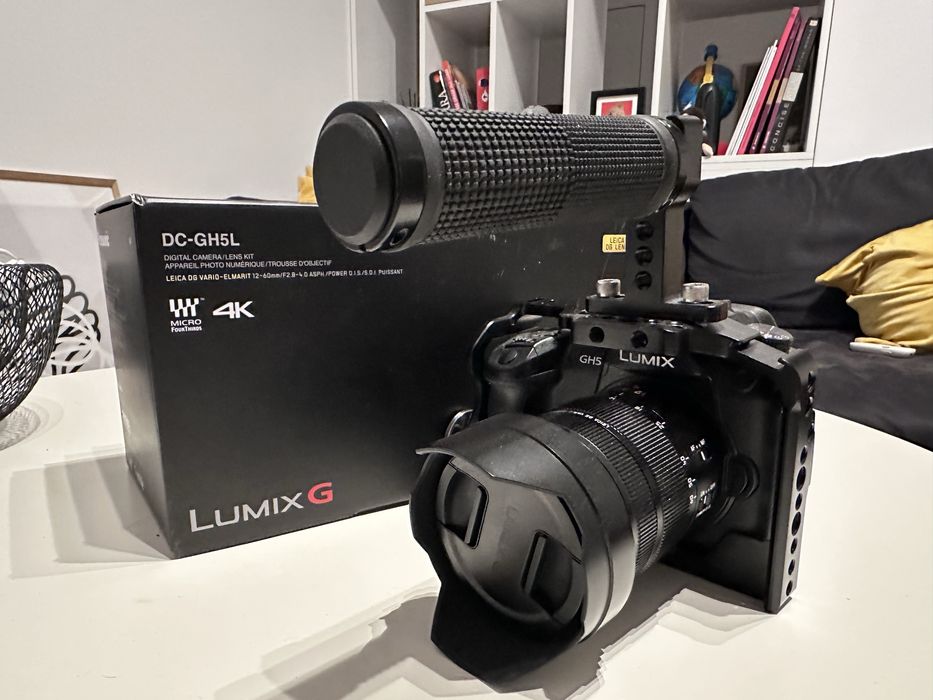 Panasonic GH5 + Lumix 12-60 + baterii + geanta Manfrotto +Smallrig