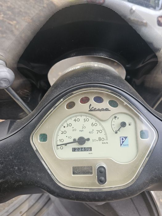 Ofer spre vanzare Scuter Piagio Vespa X50