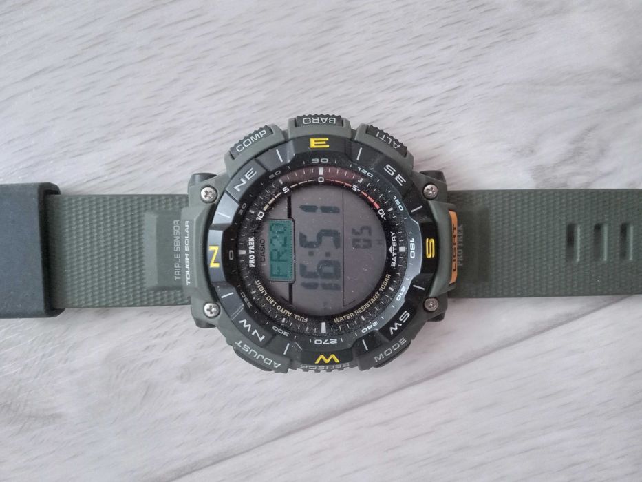 Часы Casio Pro Trek