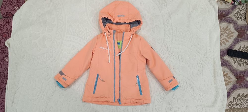 Продам демисезонную куртку