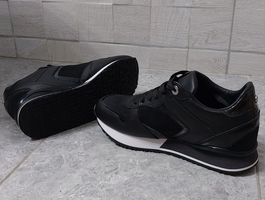 Vand adidasi Tommy Hilfiger