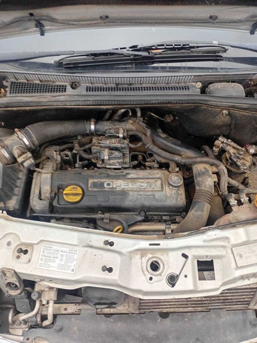 Продавам Опел Мерива / цяла,на части/