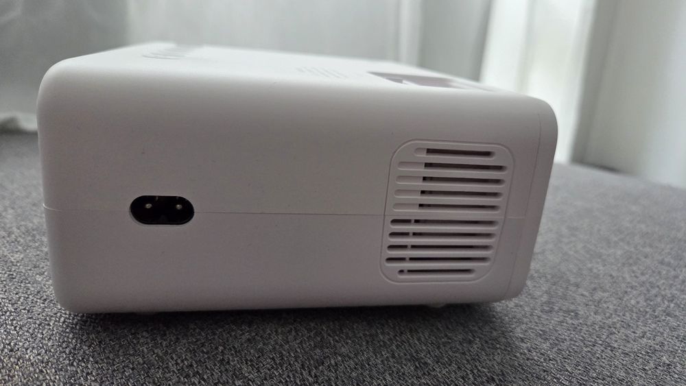 Проектор Akiyo 07