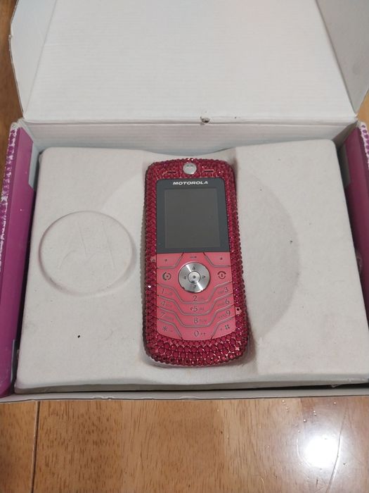 Абсолютно новый Motorola L6