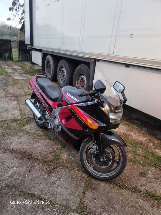 Moto Kawasaki zzr600