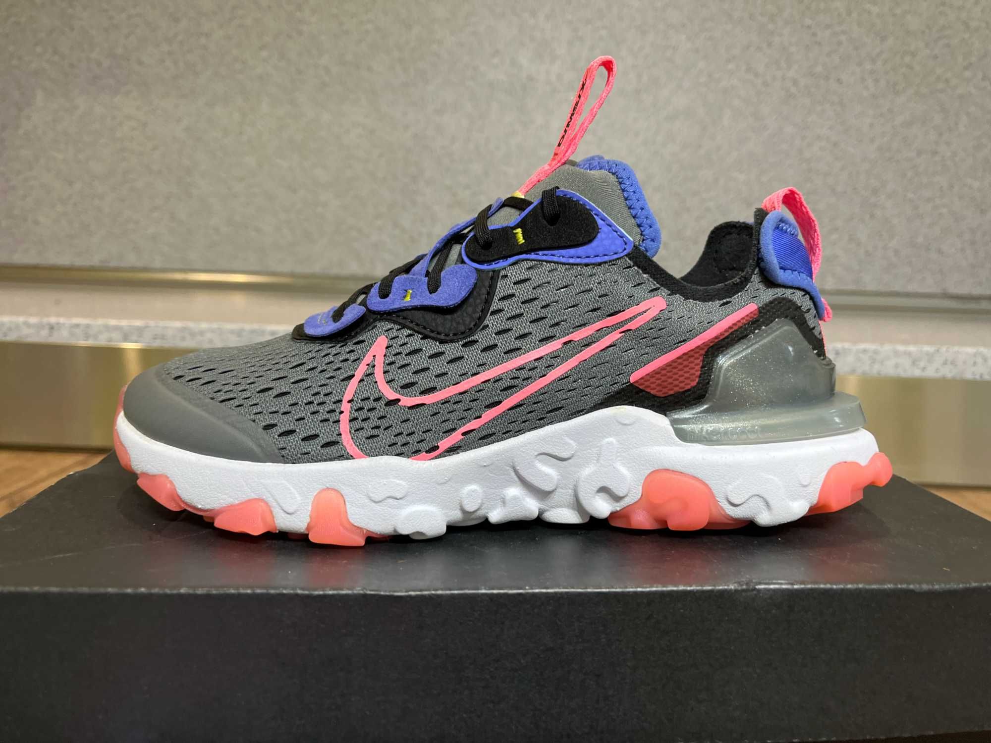 ОРИГИНАЛНИ *** Nike React Vision Smoke Grey/Sunset Pulse/Black