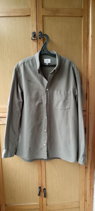 Военная рубашка H&M.