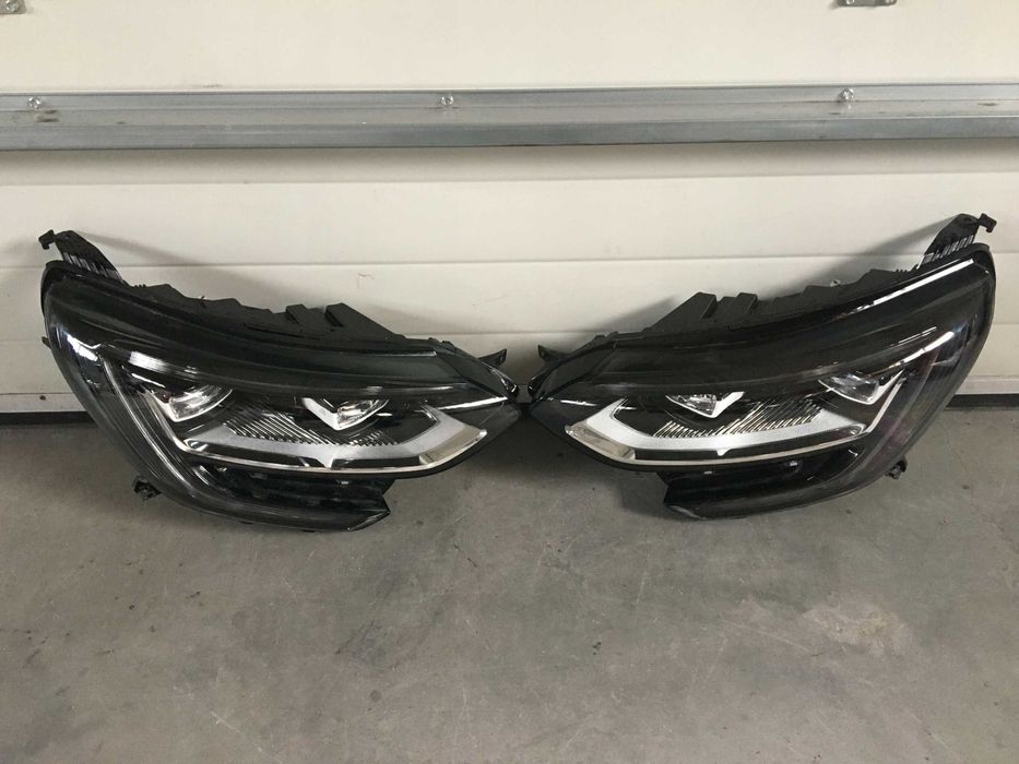Renault Megane IV 4 far stanga dreapta faruri led pure vision full led