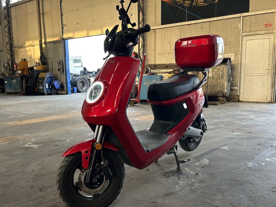Scuter scooter Niu M+