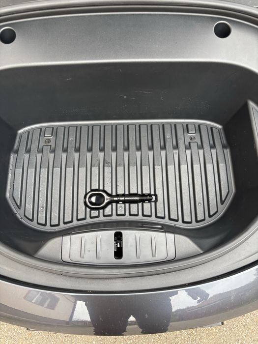 Tesla model 3 doar 72500km