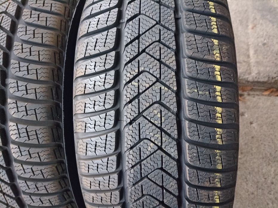 2 anvelope ca si noi Pirelli 225/45 R19 dot 2619