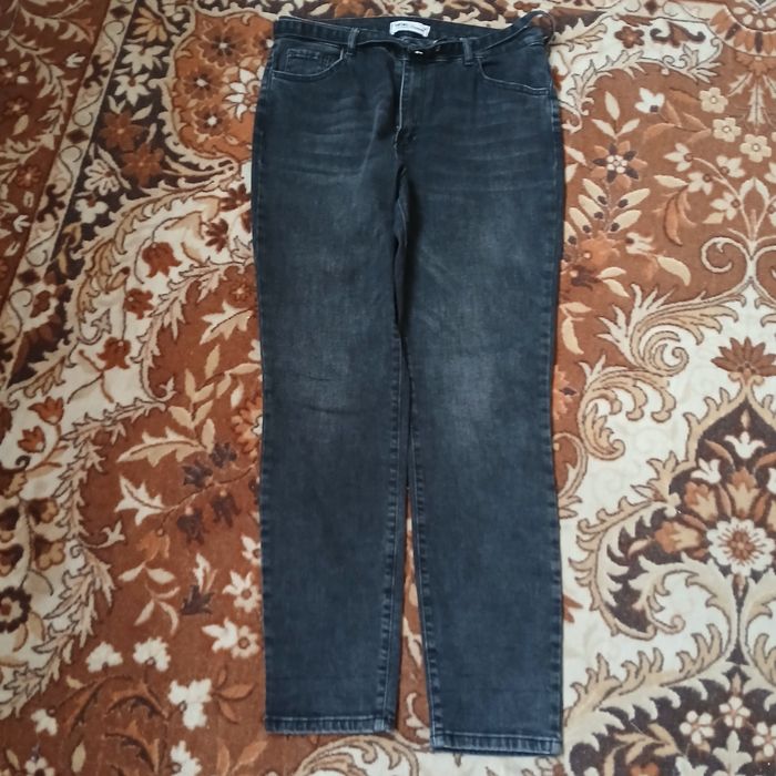 Джинсы женские.  .