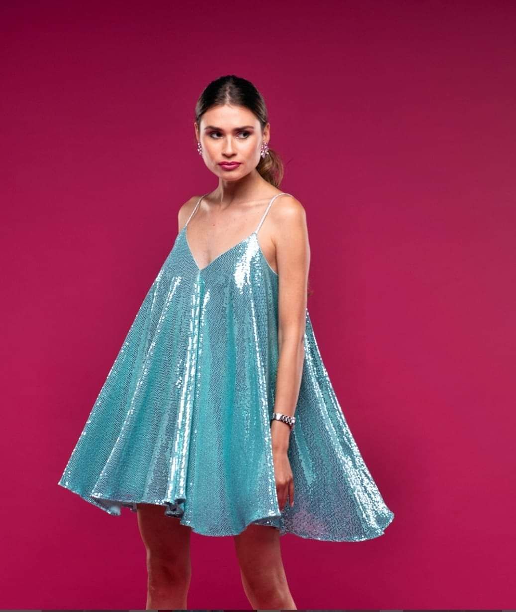 Нова рокля блестяща л- хл на български бранд