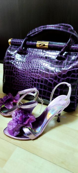 Geanta piele naturala lăcuită mov