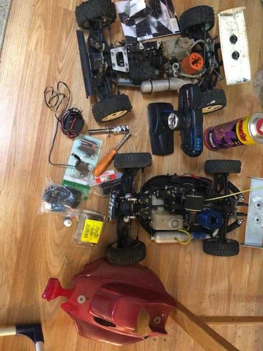 Masinuta pe benzina radiotelecomandata