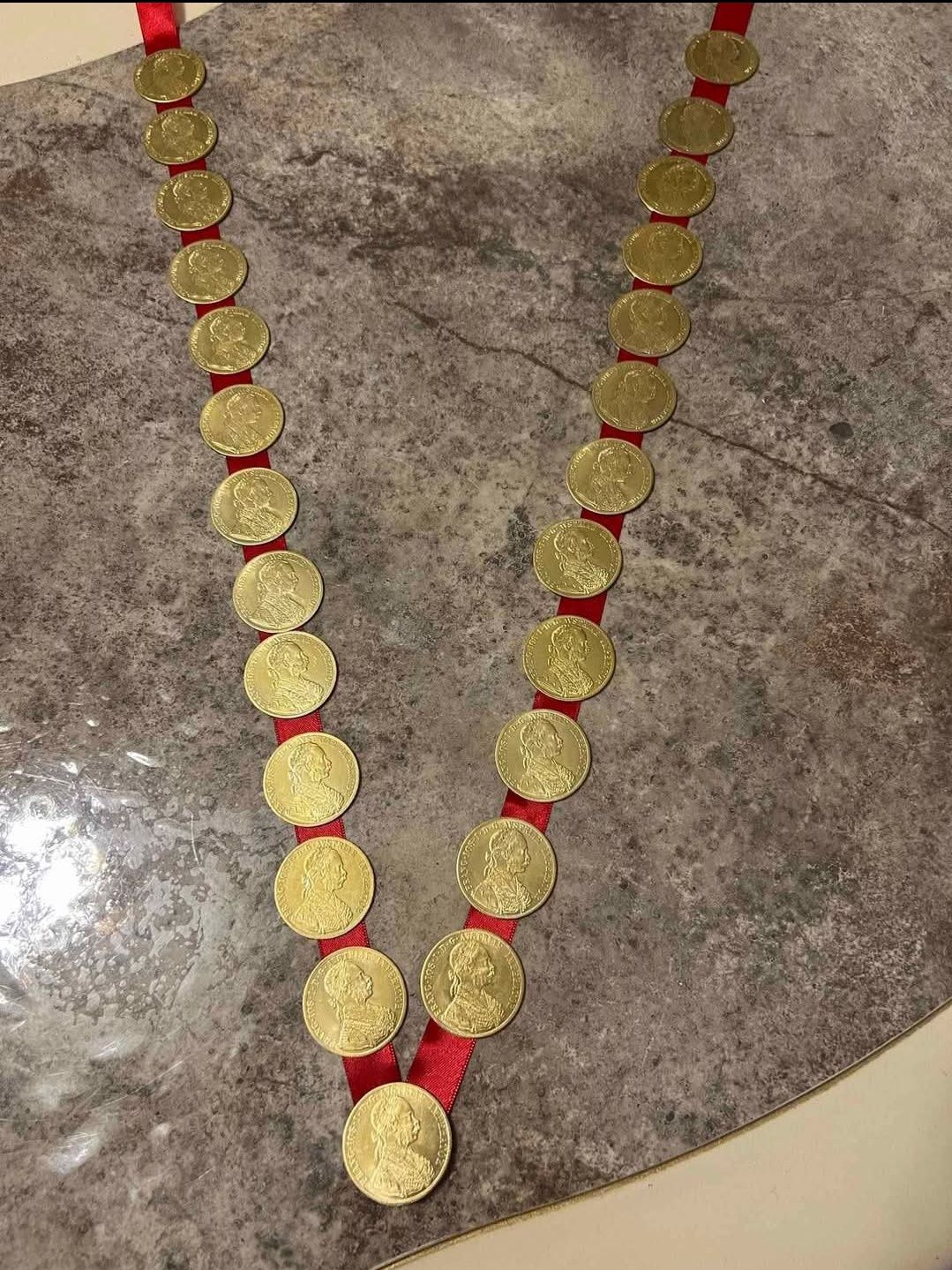 Vand monede suflate cu aur de 14k, pentru detalii sunați mă ‪[hidden