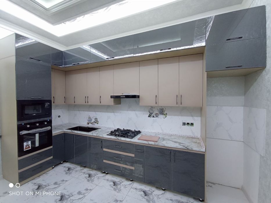 Кухонни мебель хайтек танлов сиздан.