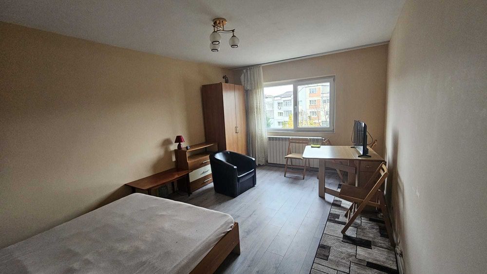 Inchiriez o camera apartament