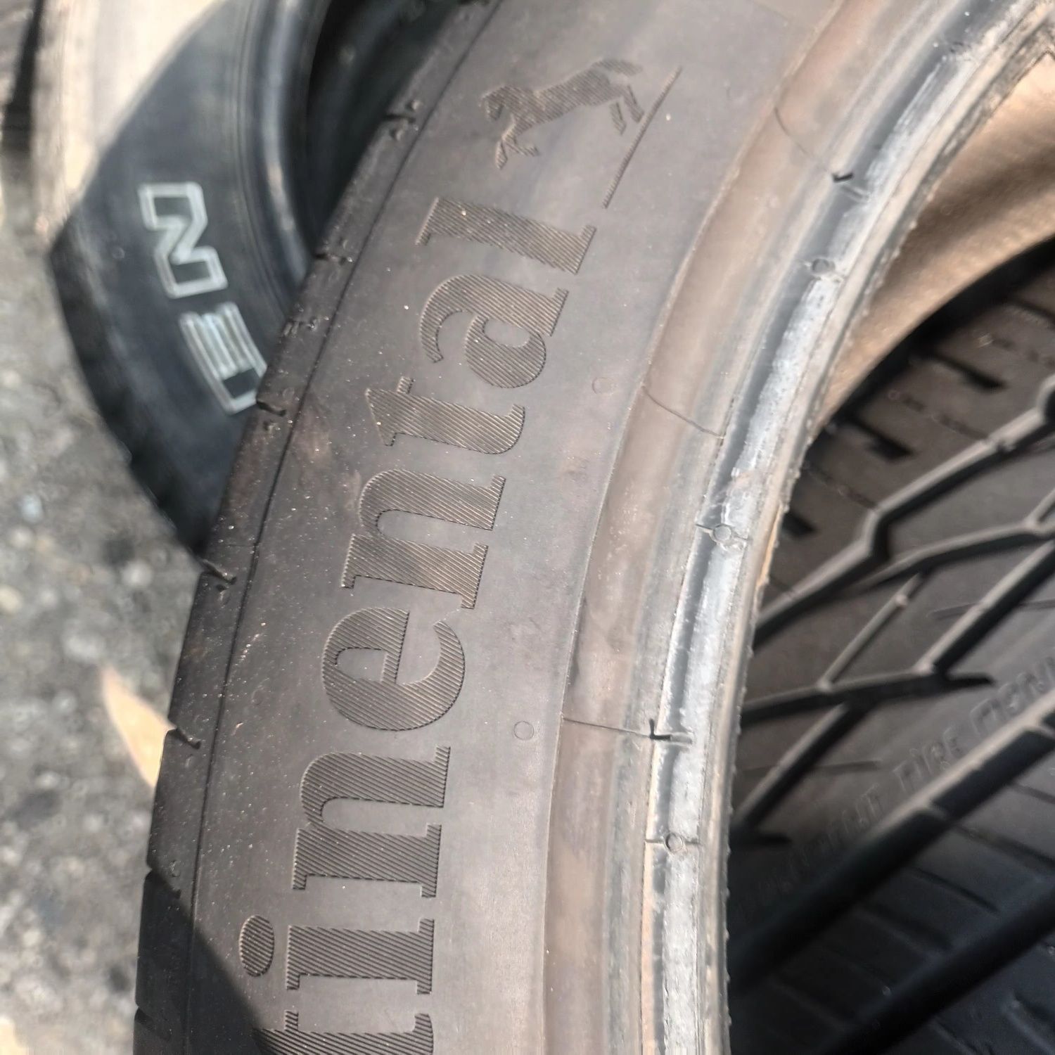 235 45 19 летни 4броя продавам