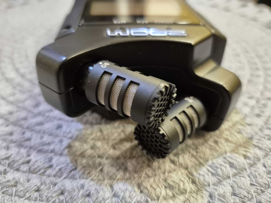 Zoom H4n Pro 4 intrari reportofon portabil cu microfoane built-in X/Y