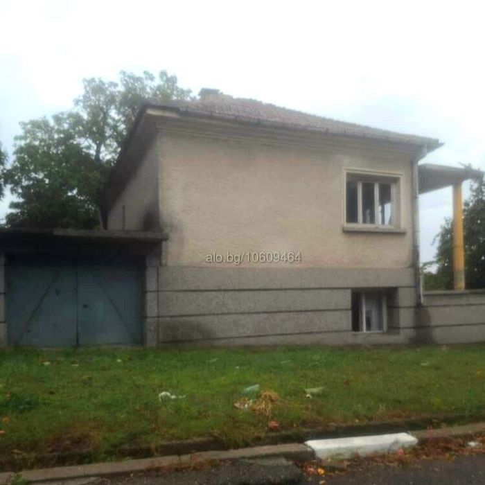 Къща с.Гавраилово на центъра