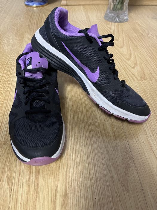 Vand adidasi nike 39