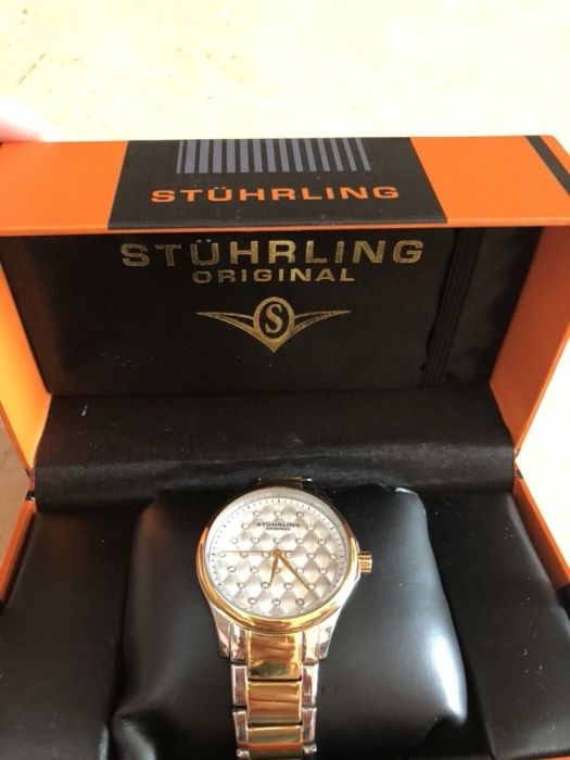 Часовник Stuhrling