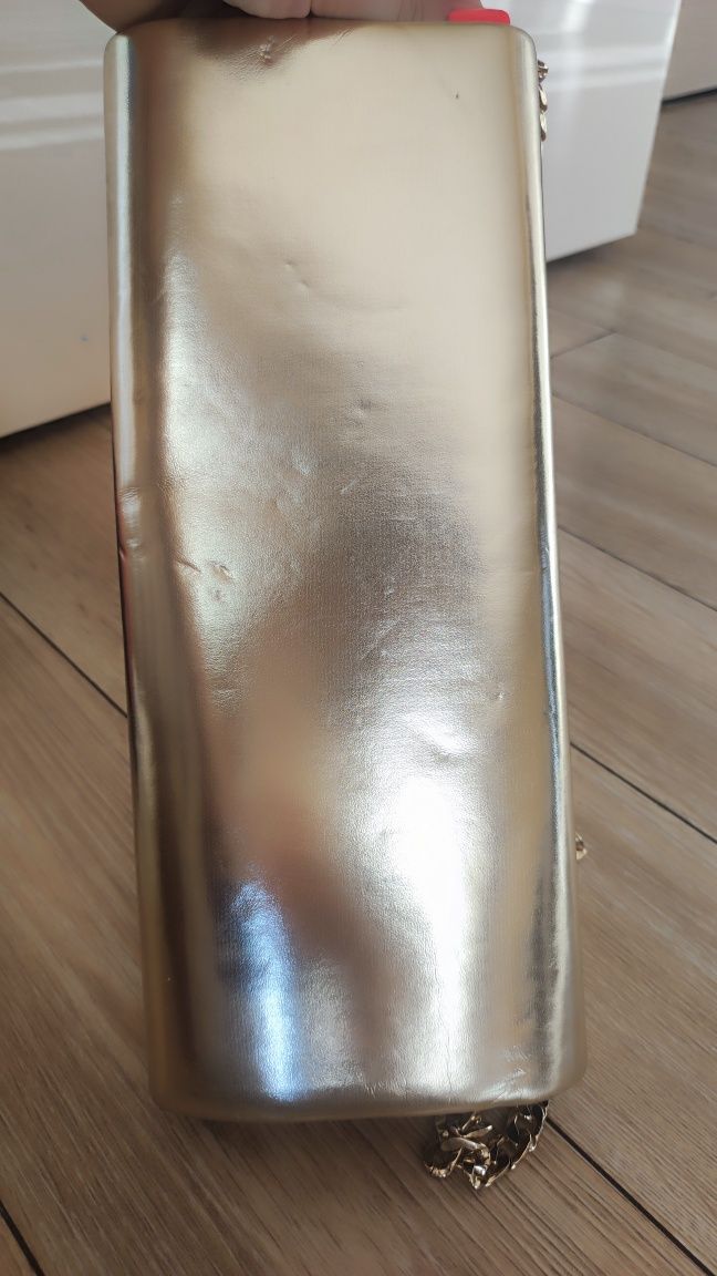 Дамска чанта Guess