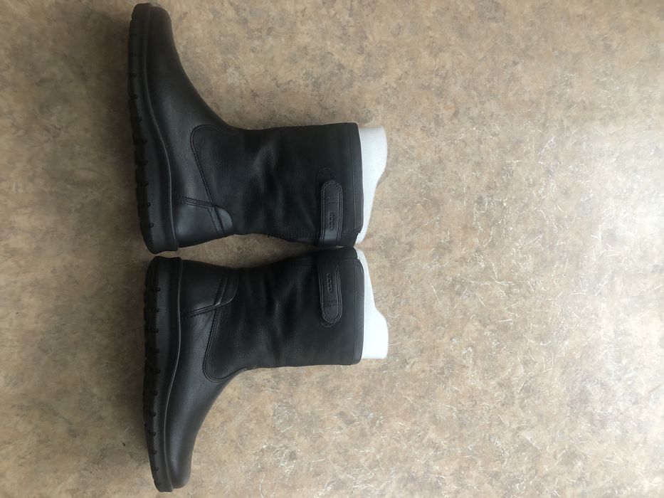 Продам сапоги женские осенние . Размер 35.фирма Ecco, натур  кожа