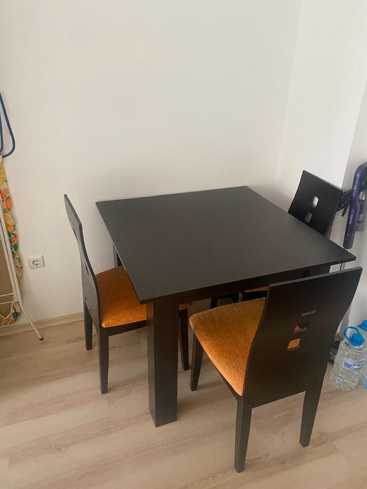 Маса с три стола