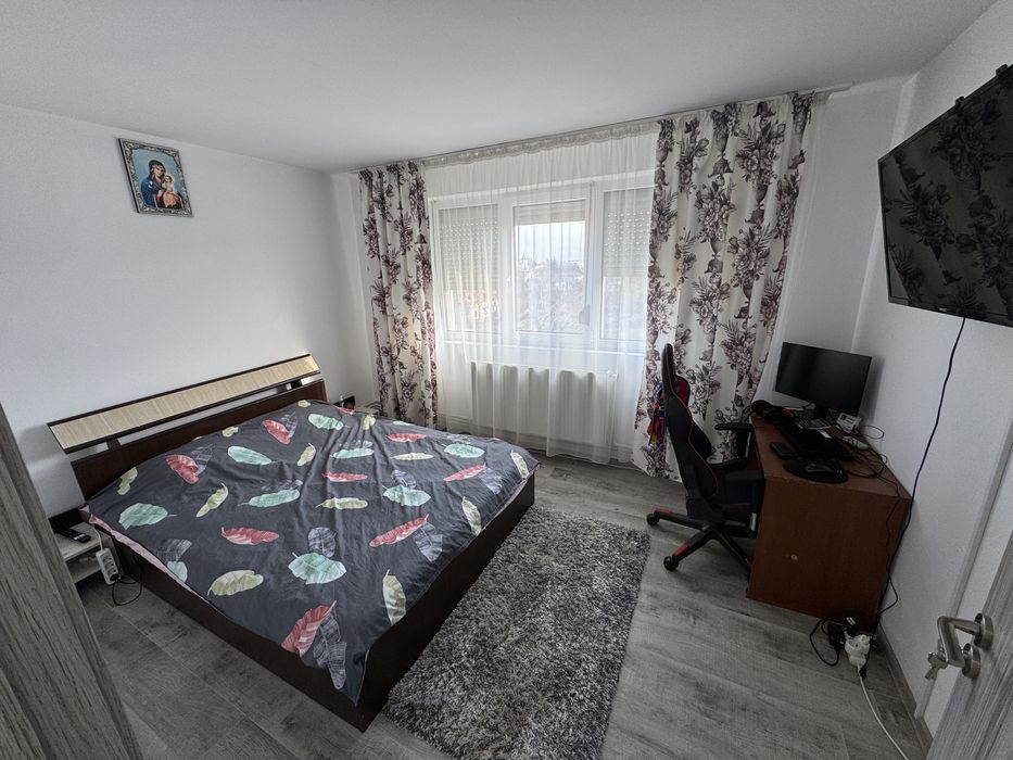 Vand apartament cu 2 camere,zona Unirii Sud
