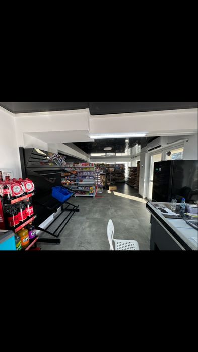 Se vinde rafturi de perete, gondole,vitrine frigorifice