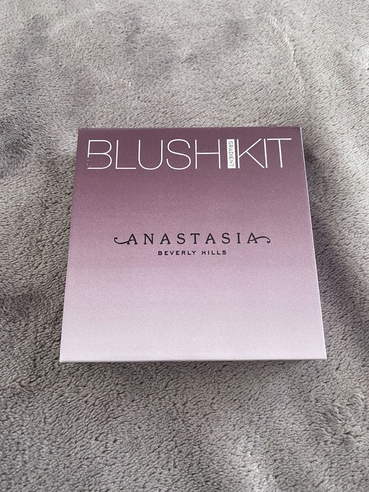 blush kit anastasia