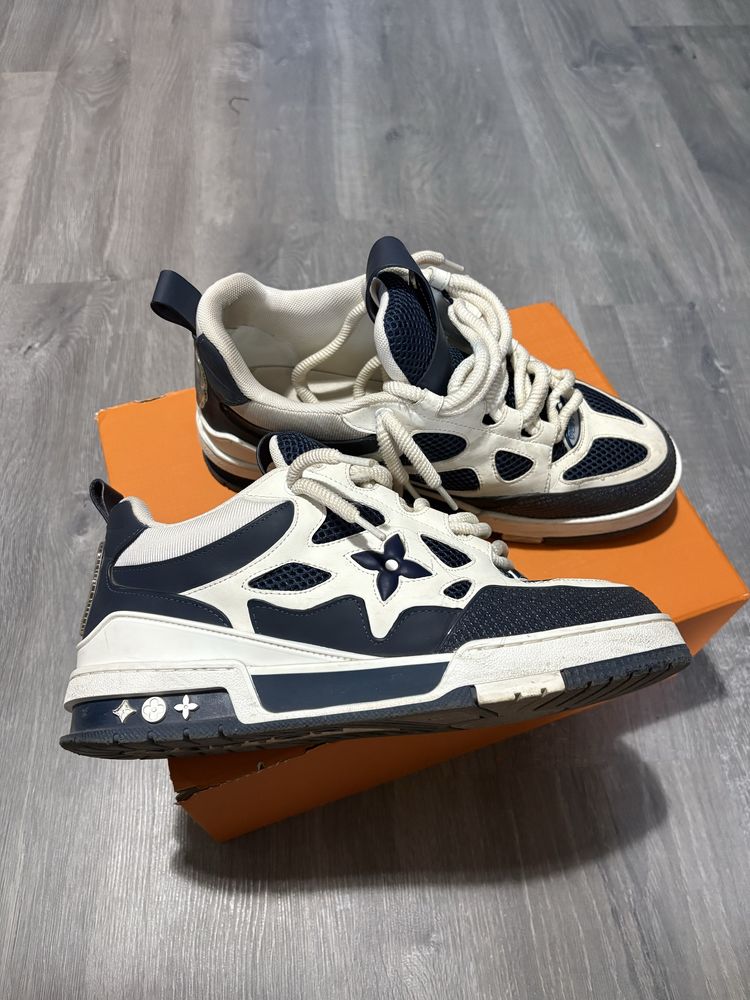 Lv skate blue and white