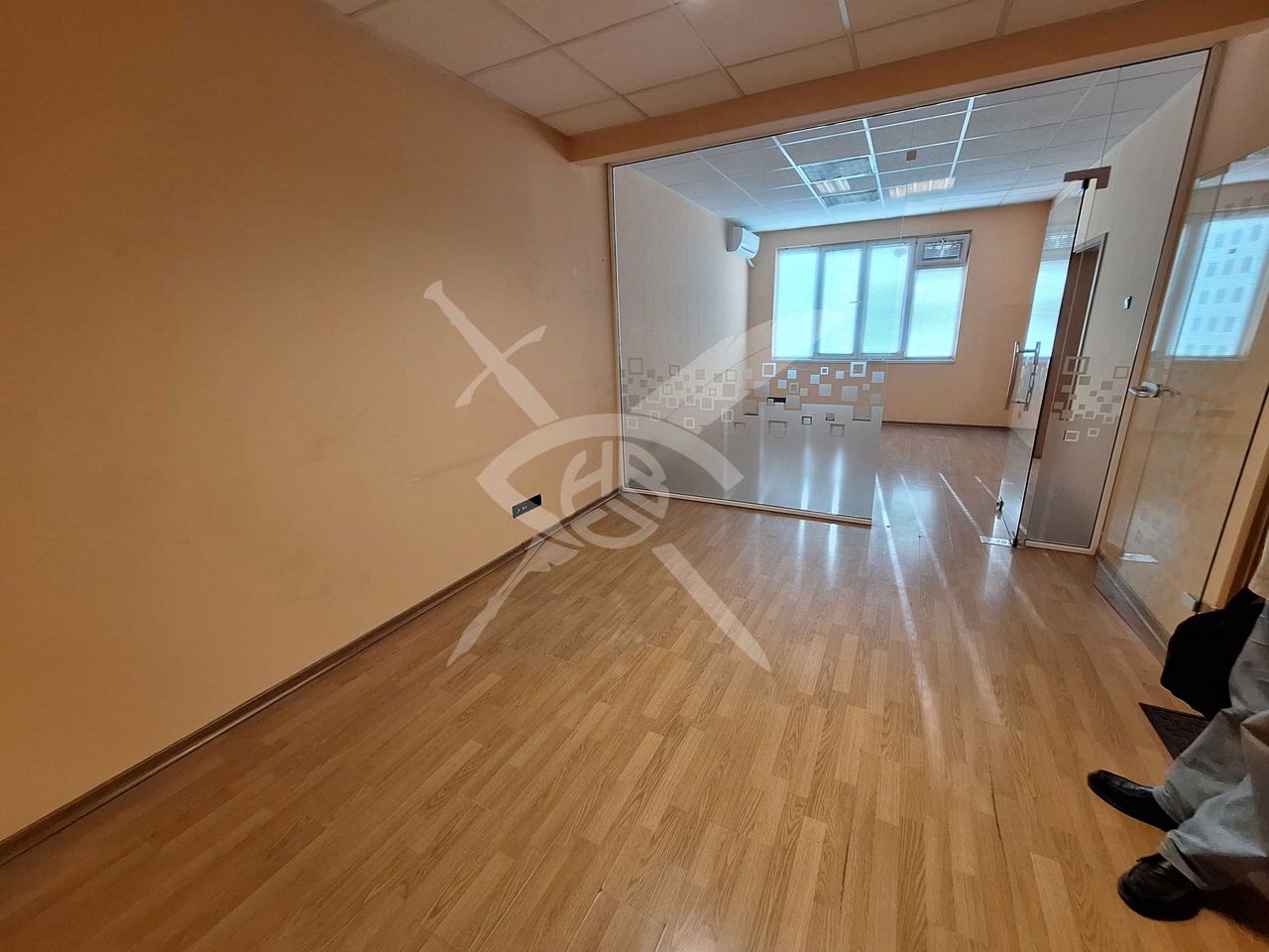 Продава се Тристаен апартамент в София, Зона Б-18 - 84 кв.м за 2090 €/кв.м - Снимка #3